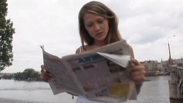 Kučka s lijepim okruglim dupetom dobiva analnu ljubav